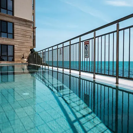 Cabacum Pleasure Beachfront - 50m To And Pool Apartment