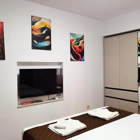Cabacum Pleasure Beachfront - 50m To And Pool Apartment Warna