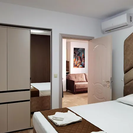 Apartament Cabacum Pleasure Beachfront - 50m To And Pool Warna